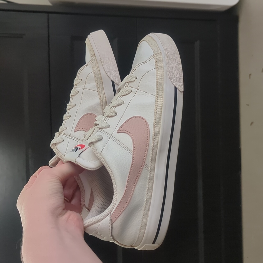 Nike court legacy leather white and pink sneakers